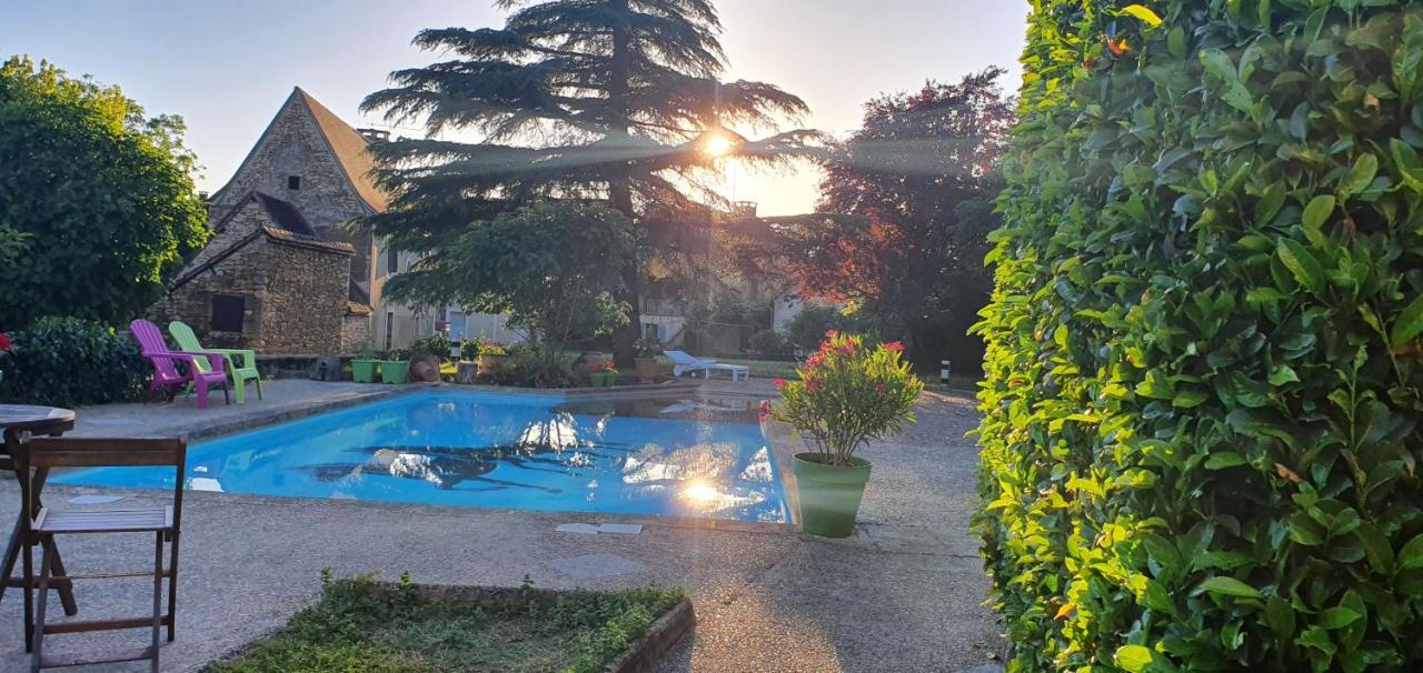 Auberge Du Relais D Auniac Hotel Bar Restaurant Piscine Anglars-Nozac Exteriér fotografie