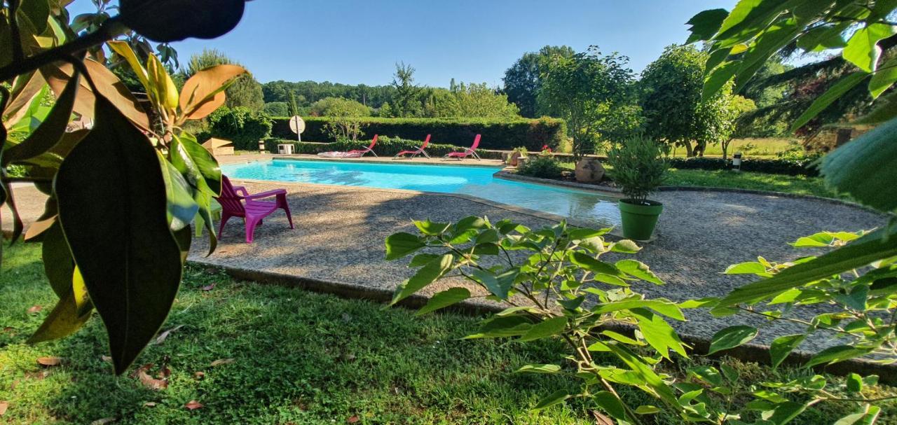 Auberge Du Relais D Auniac Hotel Bar Restaurant Piscine Anglars-Nozac Exteriér fotografie